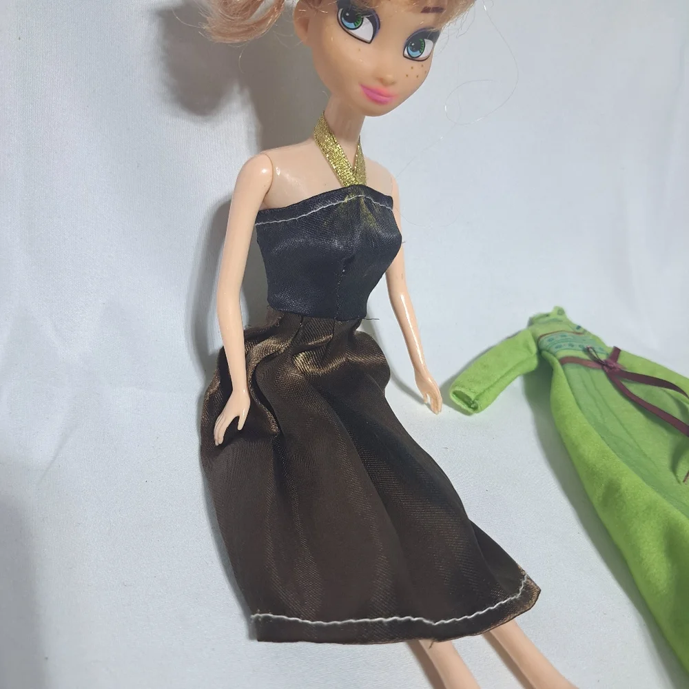 Disney Frozen Anna Doll With Black Dress &‎ Green Nightgown